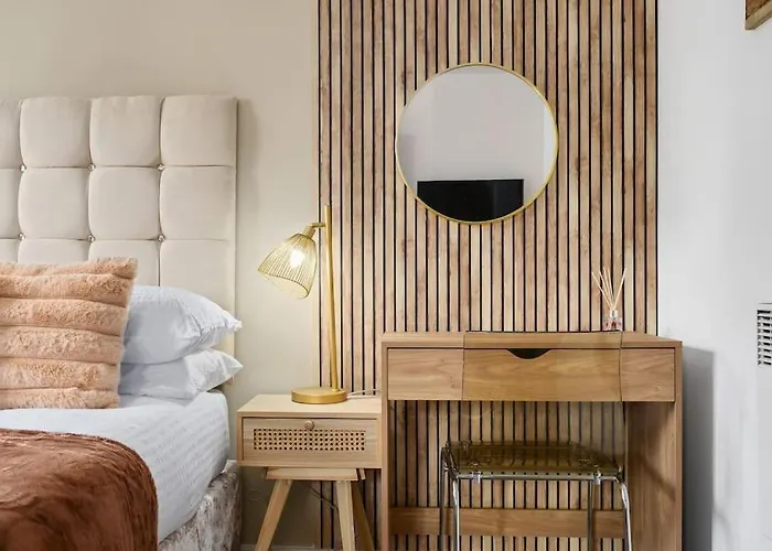 Cityfront Luxe Apt Near City Centre Facing Etihad & Coop Live, Free Parking